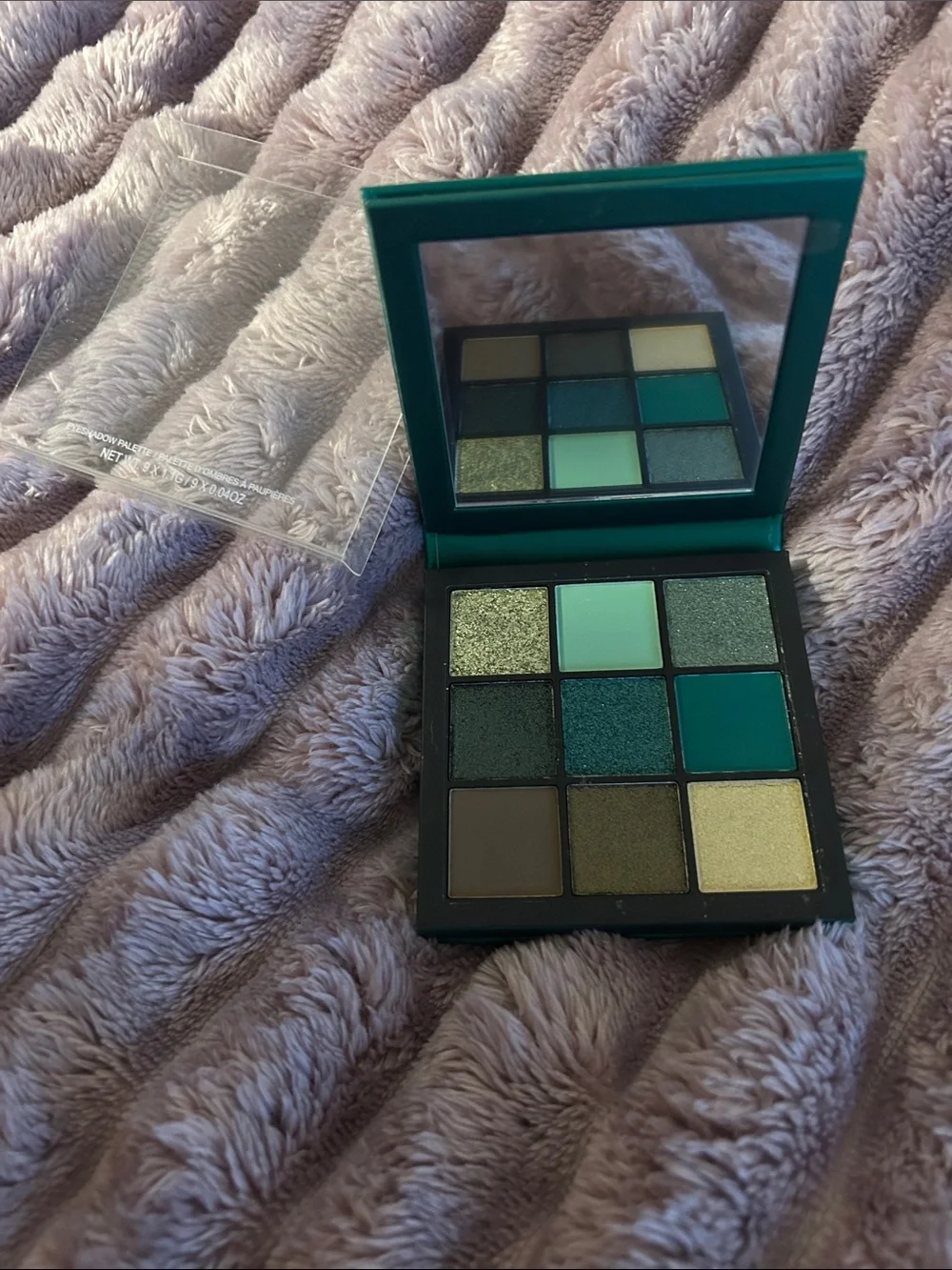 NIB Huda Beauty Emerald Obsessions Eyeshadow Palette